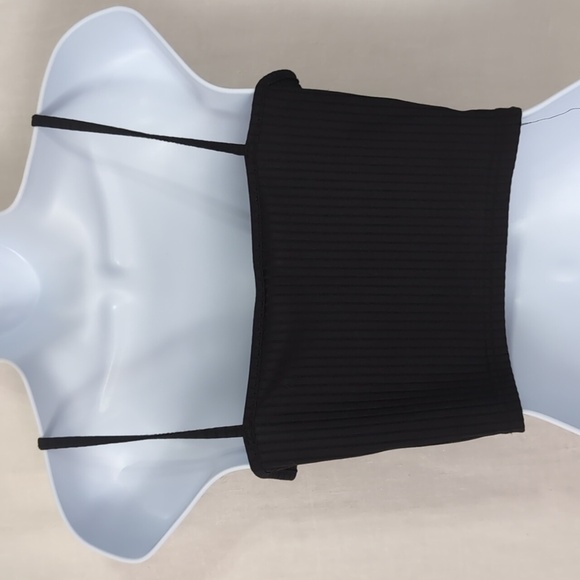 Romwe Black Ribbed Spaghetti Strap Cropped Cami Size Medium - Picture 3 of 5